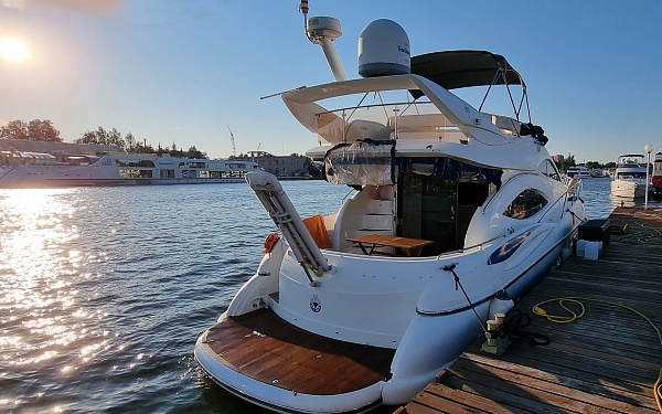 Чартер моторной яхты Sunseeker 44 в Москве